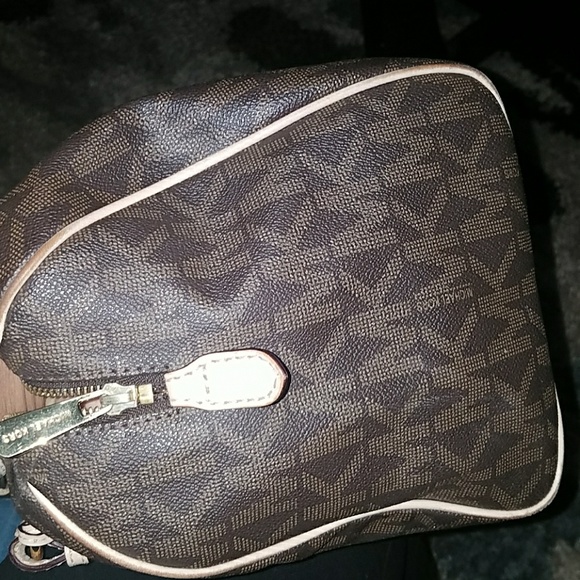 Authentic Michael Kors satchel bag - Picture 6 of 8